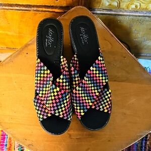 Dexflex Comfort Women's Multicolor Woven Sandals
